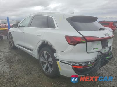 Drugie zdjęcie samochodu z przodu: 2024 AUDI Q8 E-TRON PREMIUM PLUS VIN:WA15AAGE1RB031621 - miniatura