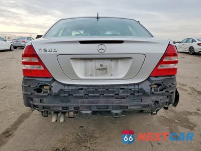 Zdjęcie 6 z 11 samochodu: 2005 MERCEDES-BENZ C 240 VIN:WDBRF61J95A694090 - miniatura