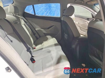 Zdjęcie 10 z 12 samochodu: 2014 KIA OPTIMA LX VIN:KNAGM4A79E5469990 - miniatura