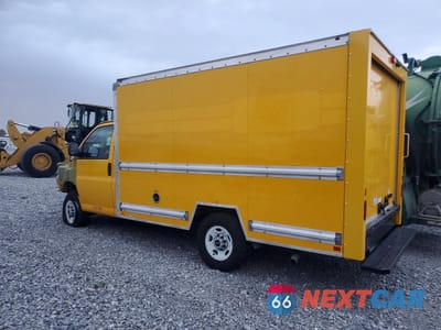 Drugie zdjęcie samochodu z przodu: 2023 GMC SAVANA BOX TRUCK VIN:1GD07RFP7P1116266 - miniatura