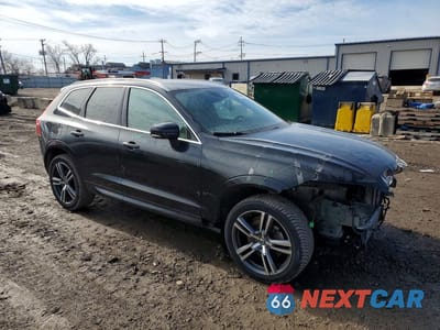 Czwarte zdjęcie samochodu z boku: 2019 VOLVO XC60 T6 MOMENTUM VIN:LYVA22RK5KB237992 - miniatura