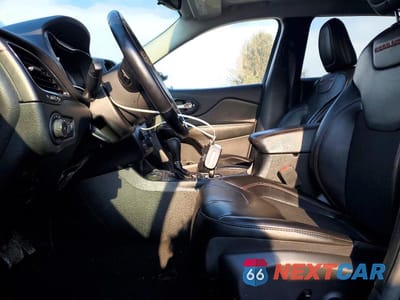 Zdjęcie 7 z 13 samochodu: 2021 JEEP CHEROKEE TRAILHAWK VIN:1C4PJMBX3MD182143 - miniatura