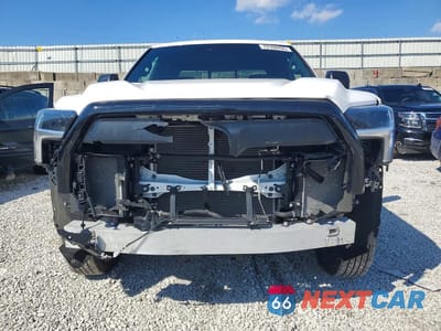 Piąte zdjęcie samochodu w środku: 2025 TOYOTA TUNDRA SR VIN:5TFKB5DAXSX330449 - miniatura