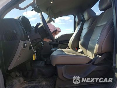Zdjęcie 7 z 12 samochodu: 2018 FORD F150 VIN:1FTMF1CP0JKF08294 - miniatura