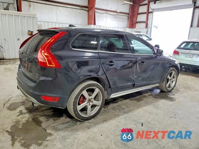 Trzecie zdjęcie samochodu z tyłu: 2011 VOLVO XC60 T6 VIN:YV4902DZ3B2143167 - miniatura
