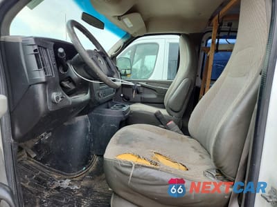 Zdjęcie 7 z 13 samochodu: 2013 CHEVROLET EXPRESS 2500 CARGO UTILITY / SERVICE VAN VIN:1GCWGFCA6D1112041 - miniatura