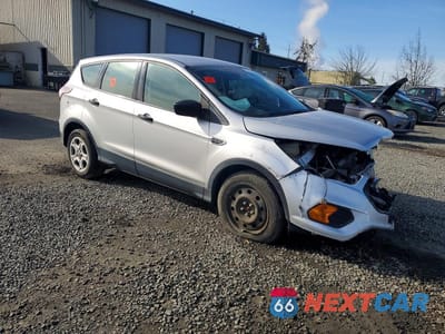 Czwarte zdjęcie samochodu z boku: 2017 FORD ESCAPE S VIN:1FMCU0F78HUA15285 - miniatura