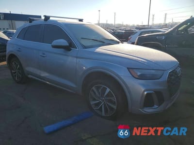 Czwarte zdjęcie samochodu z boku: 2022 AUDI Q5 PREMIUM PLUS 45 VIN:WA1EAAFY4N2100291 - miniatura