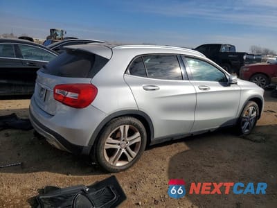 Trzecie zdjęcie samochodu z tyłu: 2016 MERCEDES-BENZ GLA 250 VIN:WDCTG4EB2GJ205537 - miniatura