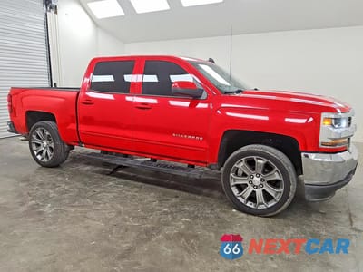 Czwarte zdjęcie samochodu z boku: 2018 CHEVROLET SILVERADO C1500 LT VIN:3GCPCREC6JG188114 - miniatura