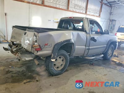 Trzecie zdjęcie samochodu z tyłu: 2003 GMC NEW SIERRA K1500 VIN:1GTEK14V03Z223148 - miniatura