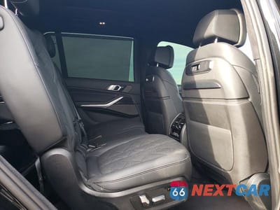 Zdjęcie 11 z 13 samochodu: 2024 BMW X7 XDRIVE40I VIN:5UX23EM02R9W04714 - miniatura