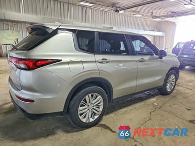 Trzecie zdjęcie samochodu z tyłu: 2024 MITSUBISHI OUTLANDER MAX 650 VIN:JA4J4UA83RZ073953 - miniatura