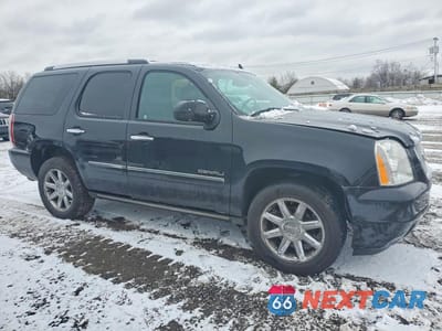 Czwarte zdjęcie samochodu z boku: 2014 GMC YUKON DENALI VIN:1GKS2EEF2ER210555 - miniatura