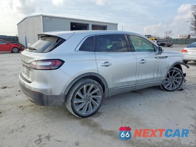 Trzecie zdjęcie samochodu z tyłu: 2019 LINCOLN NAUTILUS RESERVE VIN:2LMPJ8L92KBL66788 - miniatura