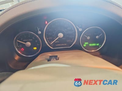 Zdjęcie 9 z 12 samochodu: 2006 LINCOLN TOWNHOUSE MARK LT VIN:5LTPW18596FJ13791 - miniatura