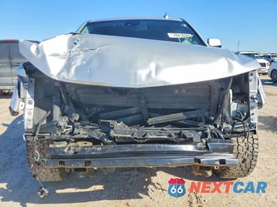 Piąte zdjęcie samochodu w środku: 2019 CHEVROLET SUBURBAN K1500 LT VIN:1GNSKHKC2KR394535 - miniatura