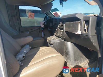 Zdjęcie 11 z 13 samochodu: 2019 CHEVROLET EXPRESS VAN 4.3L V6 FFV CUTAWAY VAN VIN:1GB0GRFP4K1298347 - miniatura