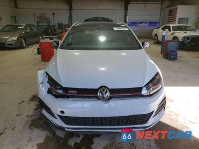 Piąte zdjęcie samochodu w środku: 2020 VOLKSWAGEN GTI S VIN:3VW5T7AU7LM004505 - miniatura