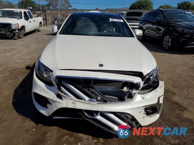 Piąte zdjęcie samochodu w środku: 2019 MERCEDES-BENZ E 300 VIN:WDDZF4JBXKA508105 - miniatura