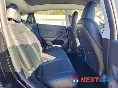 Zdjęcie 10 z 12 samochodu: 2023 TESLA MODEL Y VIN:7SAYGDEE1PA121819 - miniatura