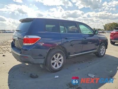 Trzecie zdjęcie samochodu z tyłu: 2011 TOYOTA HIGHLANDER BASE VIN:5TDZA3EH0BS016798 - miniatura