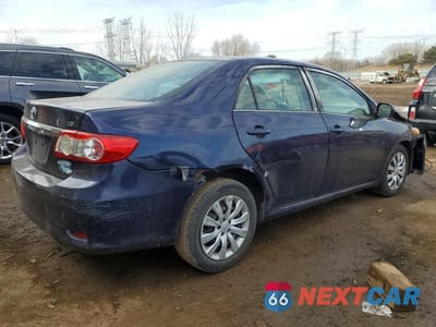 Trzecie zdjęcie samochodu z tyłu: 2013 TOYOTA COROLLA LE VIN:2T1BU4EE0DC987638 - miniatura