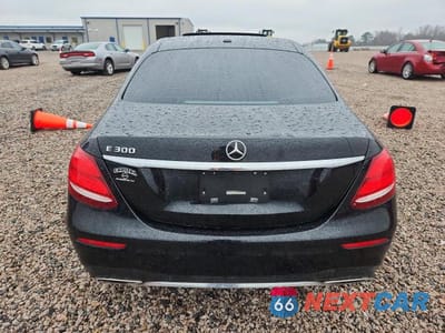 Zdjęcie 6 z 12 samochodu: 2018 MERCEDES-BENZ E 300 VIN:WDDZF4JB8JA357103 - miniatura