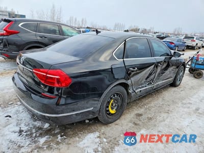 Trzecie zdjęcie samochodu z tyłu: 2016 VOLKSWAGEN PASSAT SEL VIN:1VWCS7A34GC003708 - miniatura