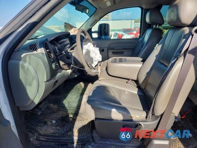 Zdjęcie 7 z 11 samochodu: 2013 CHEVROLET SILVERADO UTILITY / SERVICE TRUCK VIN:1GB2CVCGXDZ255525 - miniatura