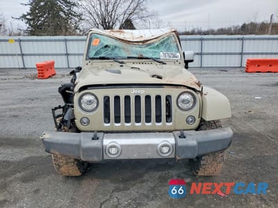 Piąte zdjęcie samochodu w środku: 2017 JEEP WRANGLER UNLIMITED SAHARA VIN:1C4HJWEG3HL674243 - miniatura