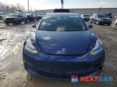 Piąte zdjęcie samochodu w środku: 2018 TESLA MODEL 3 VIN:5YJ3E1EA8JF022577 - miniatura