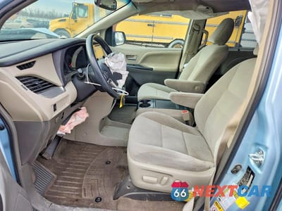 Zdjęcie 7 z 13 samochodu: 2016 TOYOTA SIENNA LE 8 PASSENGER VIN:5TDKK3DC2GS760768 - miniatura
