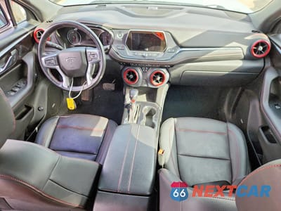 Zdjęcie 8 z 13 samochodu: 2021 CHEVROLET BLAZER RS VIN:3GNKBKRS9MS520982 - miniatura