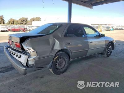 Trzecie zdjęcie samochodu z tyłu: 2000 TOYOTA CAMRY CE VIN:JT2BG22K0Y0485694 - miniatura