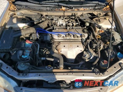 Zdjęcie 11 z 13 samochodu: 2001 HONDA ACCORD EX VIN:JHMCG56691C032493 - miniatura