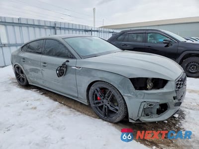 Czwarte zdjęcie samochodu z boku: 2022 AUDI A5 PREMIUM PLUS 45 VIN:WAUFACF5XNA023182 - miniatura