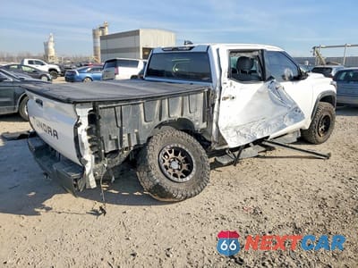 Trzecie zdjęcie samochodu z tyłu: 2022 TOYOTA TUNDRA SR5 VIN:5TFLA5DB8NX006243 - miniatura