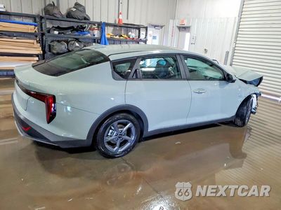 Trzecie zdjęcie samochodu z tyłu: 2025 KIA K4 LXS VIN:3KPFT4DE4SE221688 - miniatura