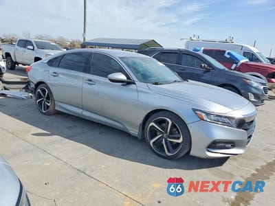 Czwarte zdjęcie samochodu z boku: 2018 HONDA ACCORD SPORT VIN:1HGCV1F3XJA148918 - miniatura