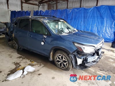 Czwarte zdjęcie samochodu z boku: 2019 SUBARU FORESTER PREMIUM VIN:JF2SKAEC9KH429588 - miniatura