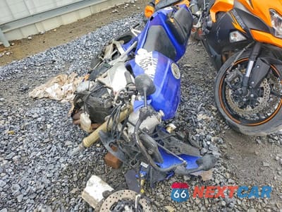 Piąte zdjęcie samochodu w środku: 2000 YAMAHA YZFR1 VIN:JYARN05E9YA003221 - miniatura