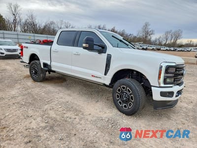 Czwarte zdjęcie samochodu z boku: 2025 FORD F350 SUPER DUTY VIN:1FT8W3BM3SEC16627 - miniatura