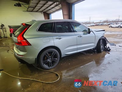 Trzecie zdjęcie samochodu z tyłu: 2018 VOLVO XC60 T5 MOMENTUM VIN:YV4102RK4J1066080 - miniatura