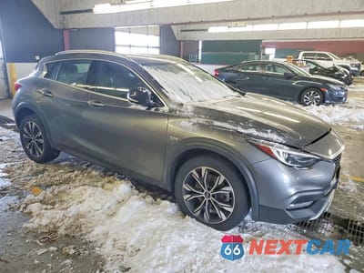 Czwarte zdjęcie samochodu z boku: 2019 INFINITI QX30 ESSENTIAL VIN:SJKCH5CRXKA010316 - miniatura