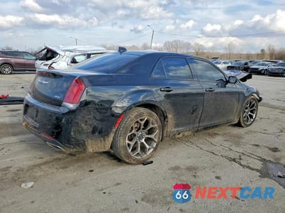 Trzecie zdjęcie samochodu z tyłu: 2017 CHRYSLER 300 S VIN:2C3CCABG2HH558481 - miniatura