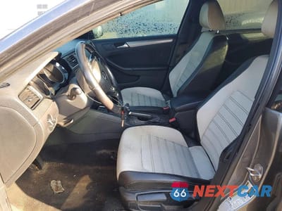 Zdjęcie 7 z 11 samochodu: 2016 VOLKSWAGEN JETTA SPORT VIN:3VWD17AJ3GM259410 - miniatura