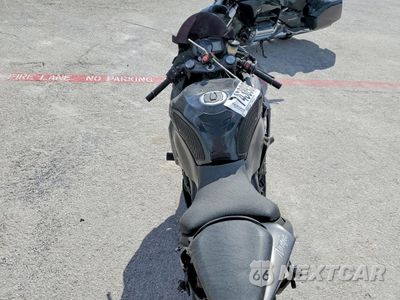 Zdjęcie 6 z 9 samochodu: 2020 KAWASAKI ZX636 K VIN:JKBZXJH1XLA006141 - miniatura