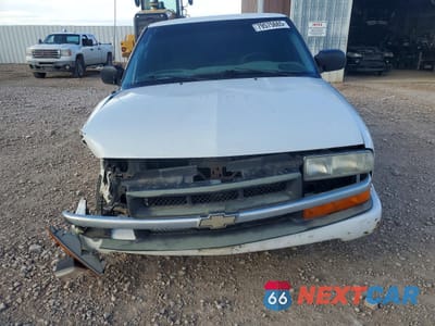 Piąte zdjęcie samochodu w środku: 1999 CHEVROLET S TRUCK S10 VIN:1GCCS1443X8192228 - miniatura