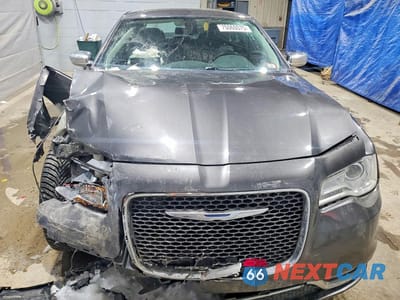 Piąte zdjęcie samochodu w środku: 2017 CHRYSLER 300C VIN:2C3CCAKG5HH566770 - miniatura